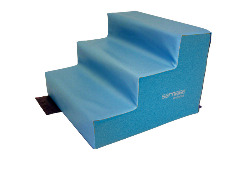 Escalier 3 marches Crèche Bleu ciel-Lilas Escalier 3 marches Crèche Bleu ciel-Lilas